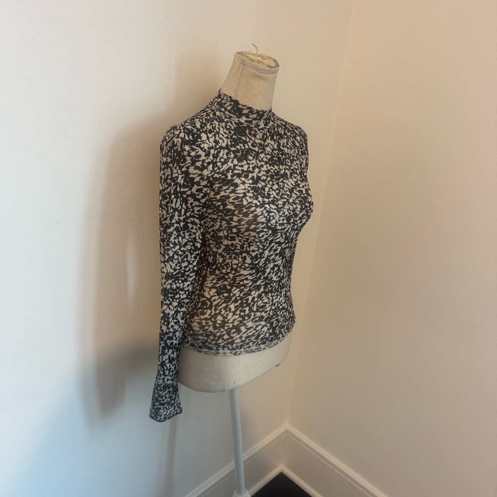 H&M mesh top - Picture 2 of 11